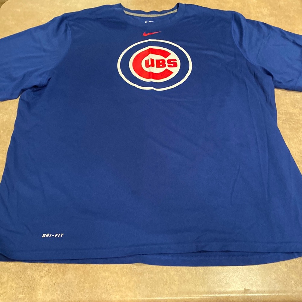 Mens Nike Cubs shirt size XXL